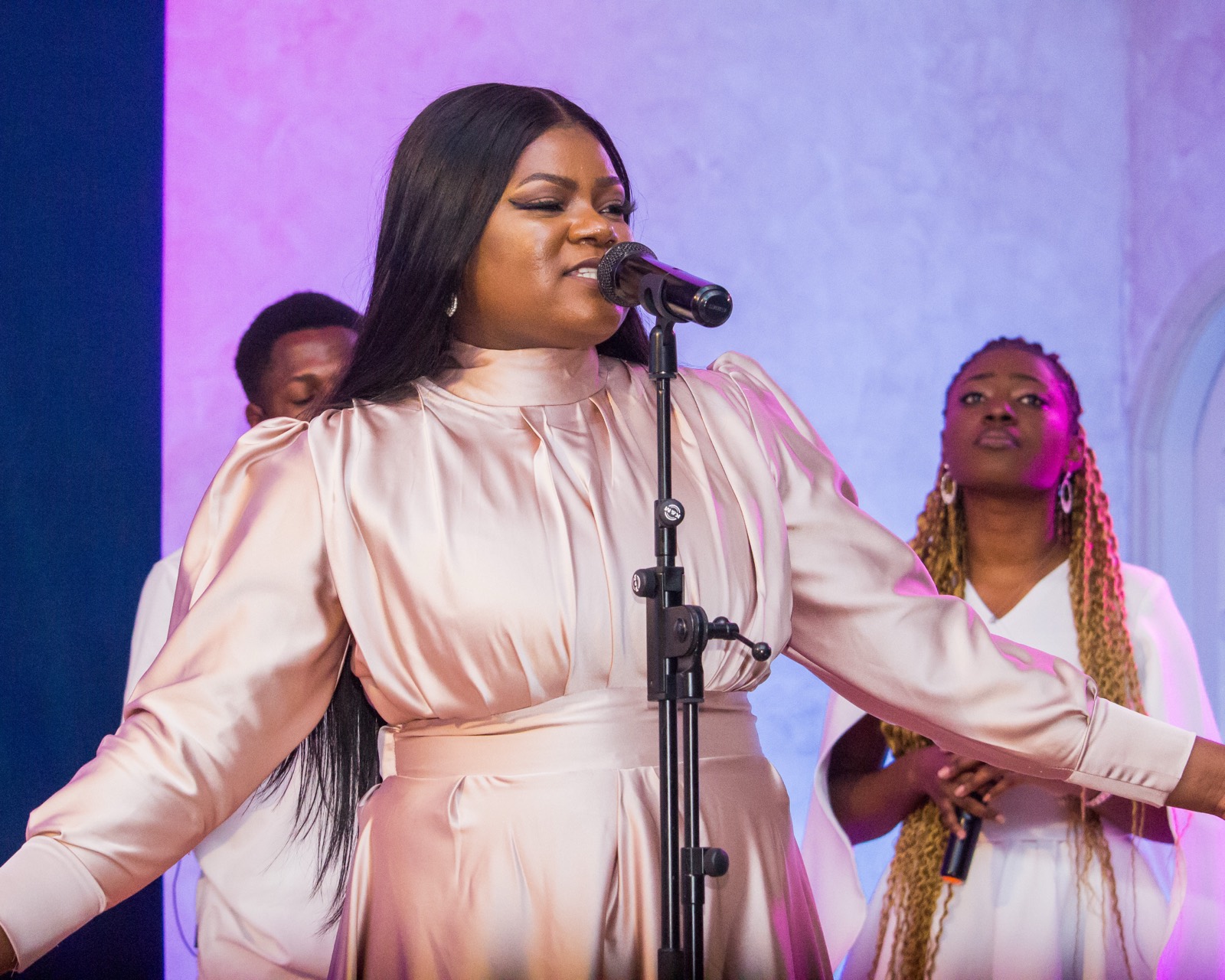 Neche singing in worship
